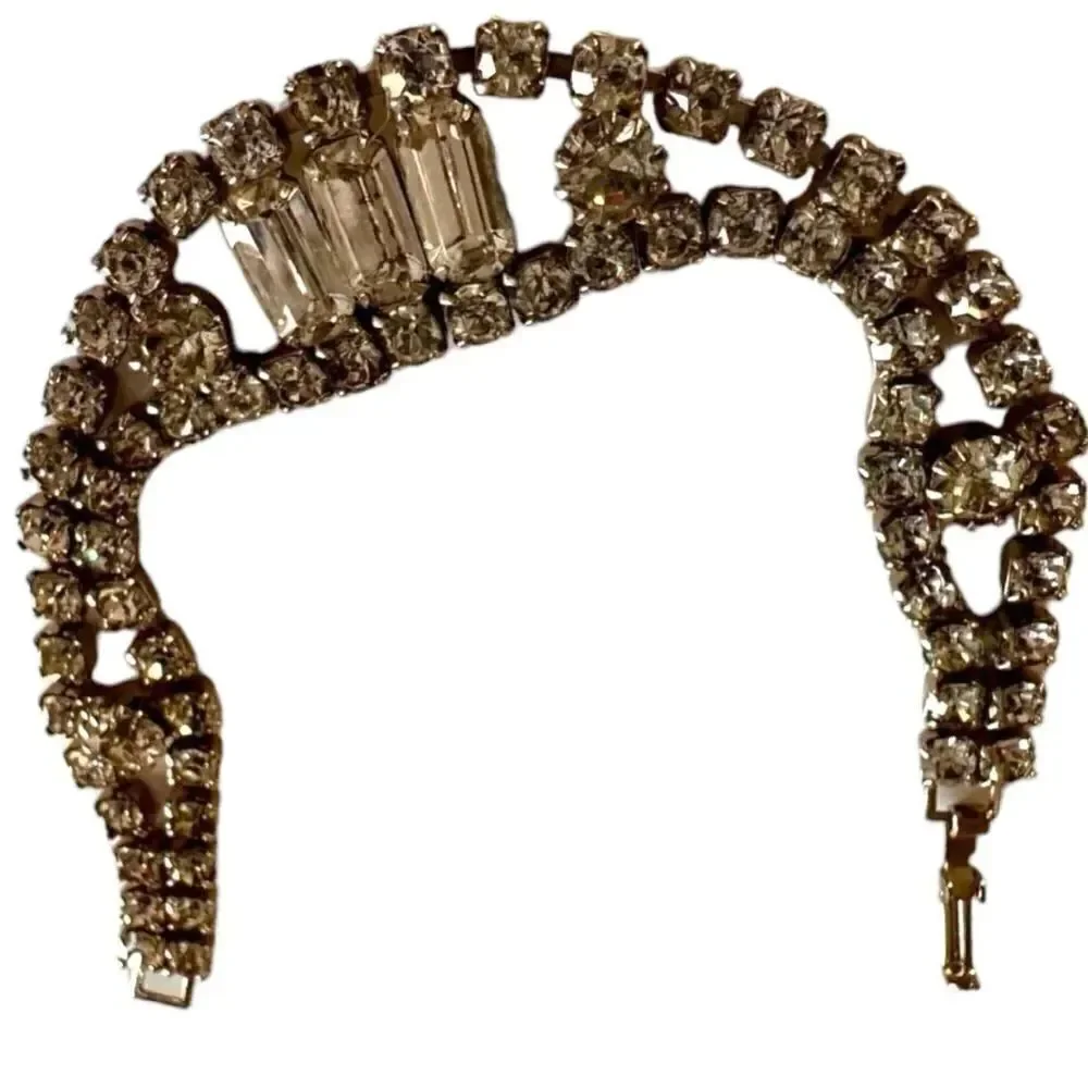 Vintage Rhinestone Bracelet – Timeless Sparkle & Glamour